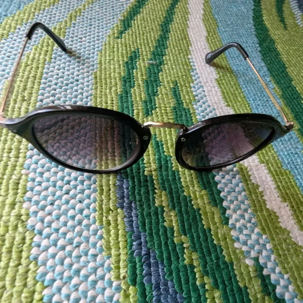 H&M Black Oval Sunglasses Gold Wire Arms Lightweight Retro Tinted Casual